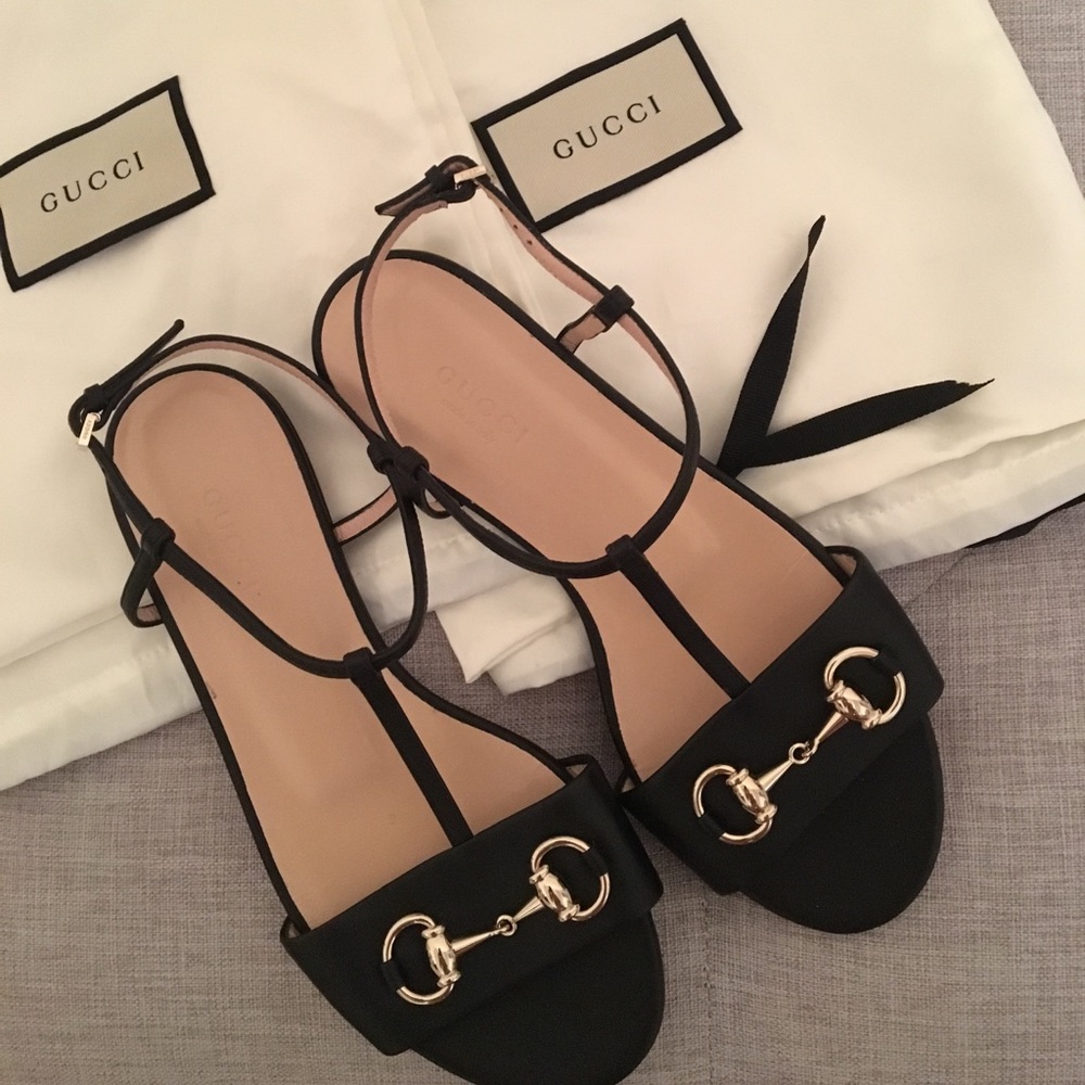 Gucci flats sandals size 35.5